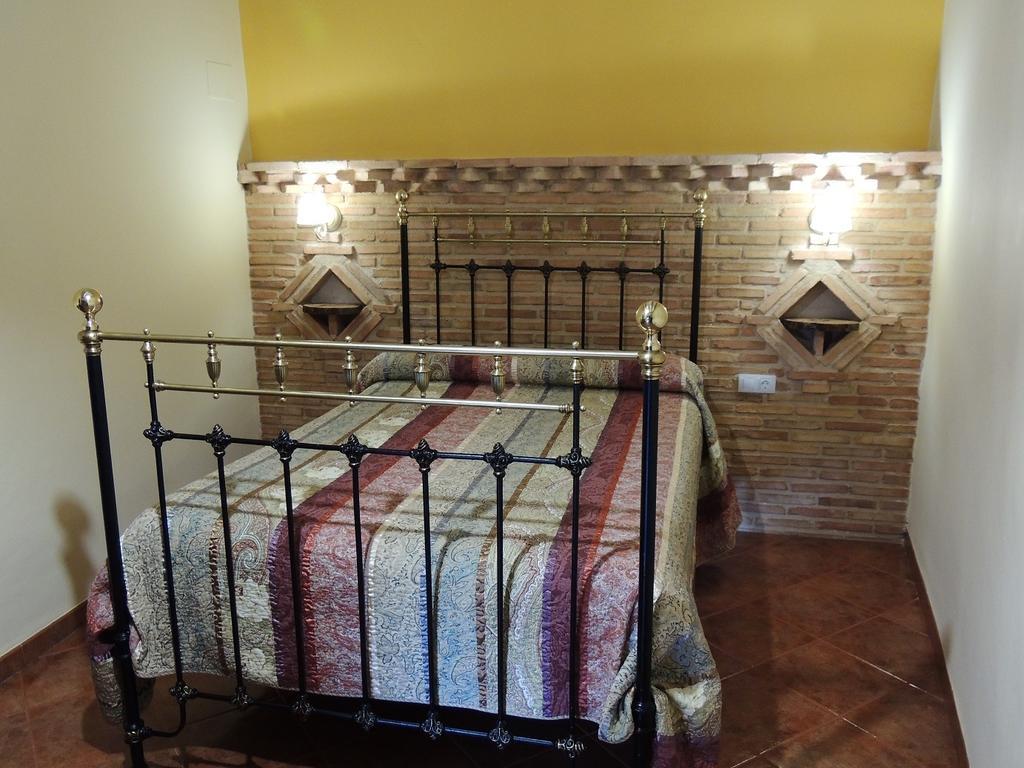 Las Bodegas Del Gilo Guest House Valdealgorfa Room photo