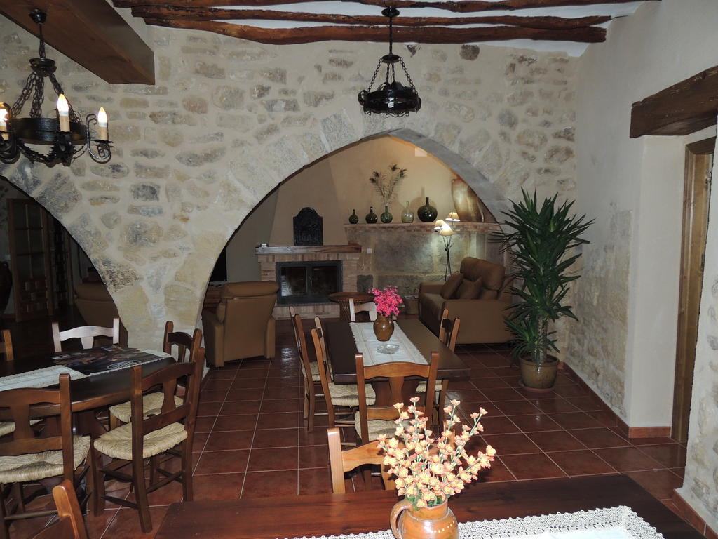 Las Bodegas Del Gilo Guest House Valdealgorfa Exterior photo